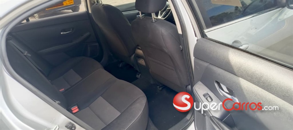2021 Nissan Sentra SV — foto 9 / 12