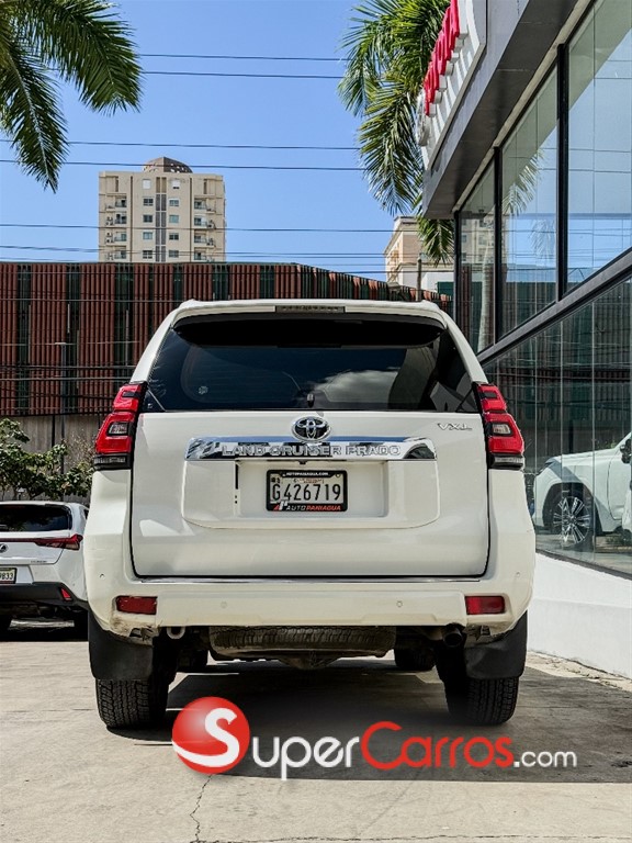 2018 Toyota Land Cruiser Prado VXL — foto 8 / 9