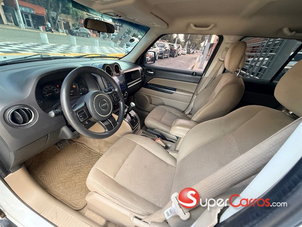 2017 Jeep Patriot — foto 8 / 12