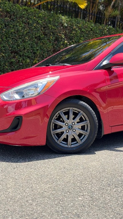 2017 Hyundai Accent SE — foto 2 / 12
