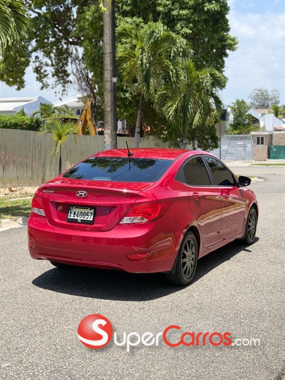 2017 Hyundai Accent SE — foto 4 / 12