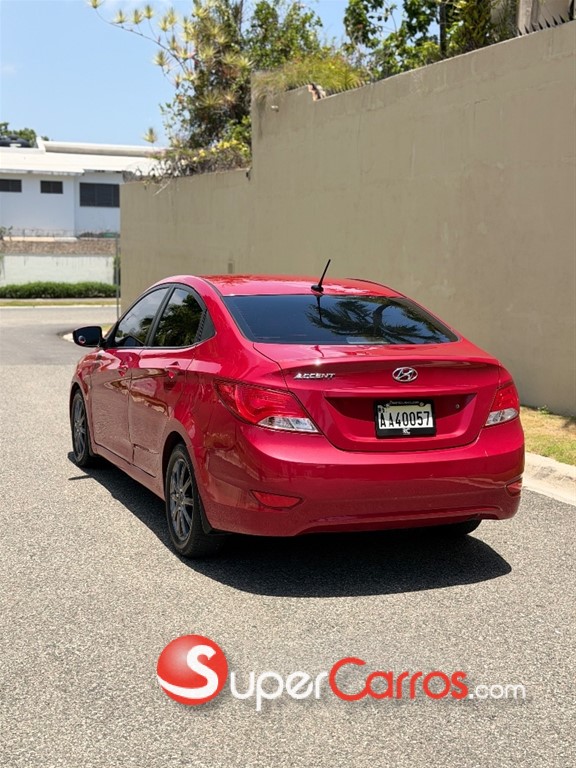 2017 Hyundai Accent SE — foto 5 / 12