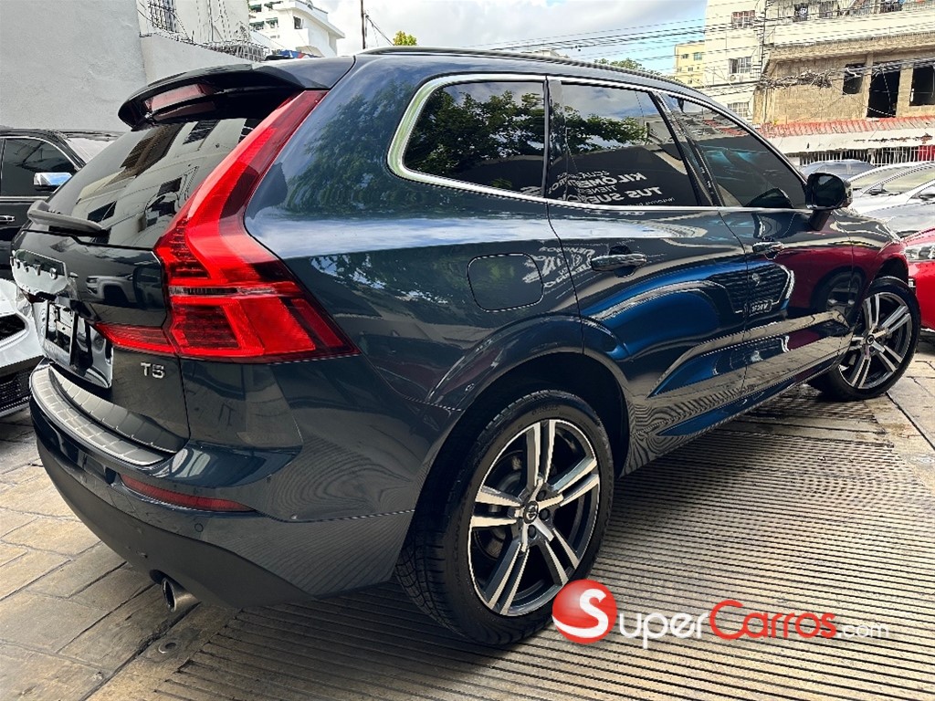 2021 Volvo XC60 Momentum T5 — foto 7 / 12