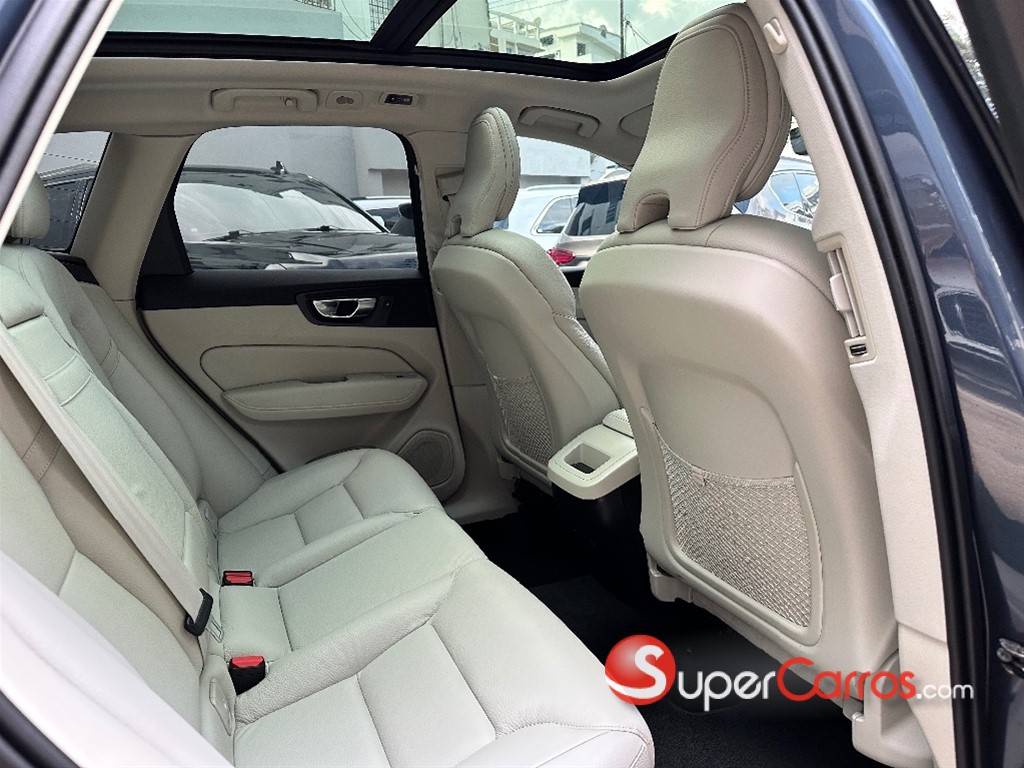 2021 Volvo XC60 Momentum T5 — foto 12 / 12