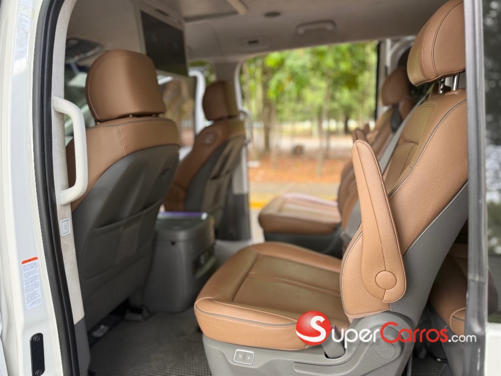 2022 Hyundai Staria — foto 7 / 9