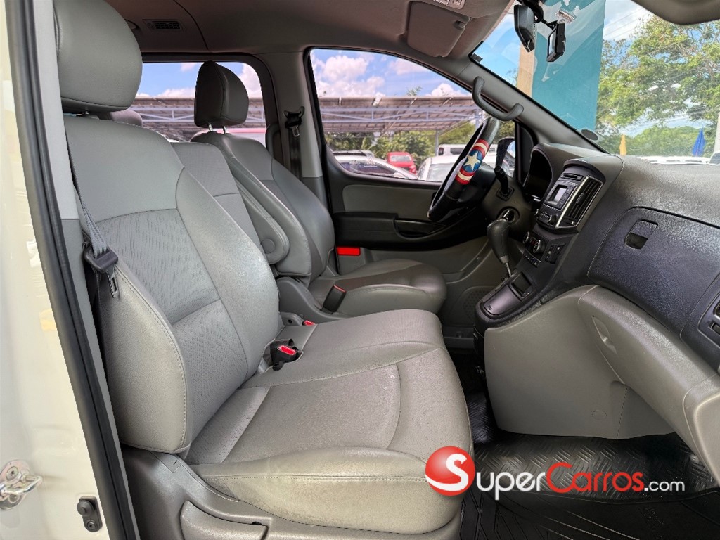 2021 Hyundai Grand Starex — foto 7 / 9