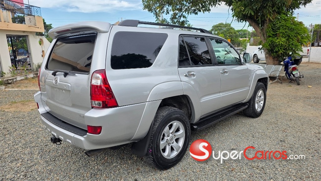 2005 Toyota 4 Runner SR5 — foto 4 / 12