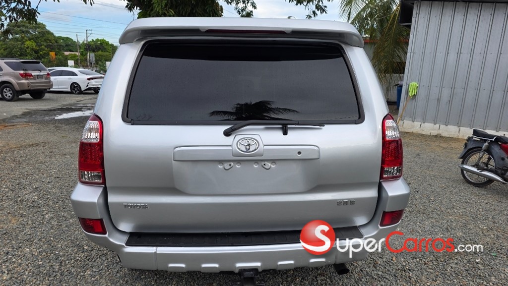 2005 Toyota 4 Runner SR5 — foto 6 / 12