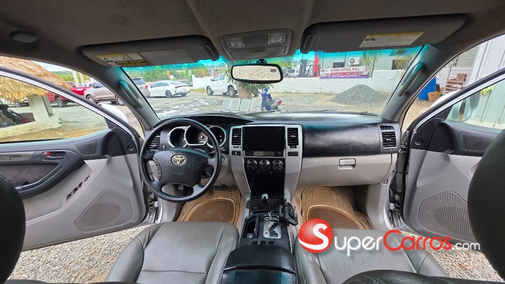 2005 Toyota 4 Runner SR5 — foto 9 / 12