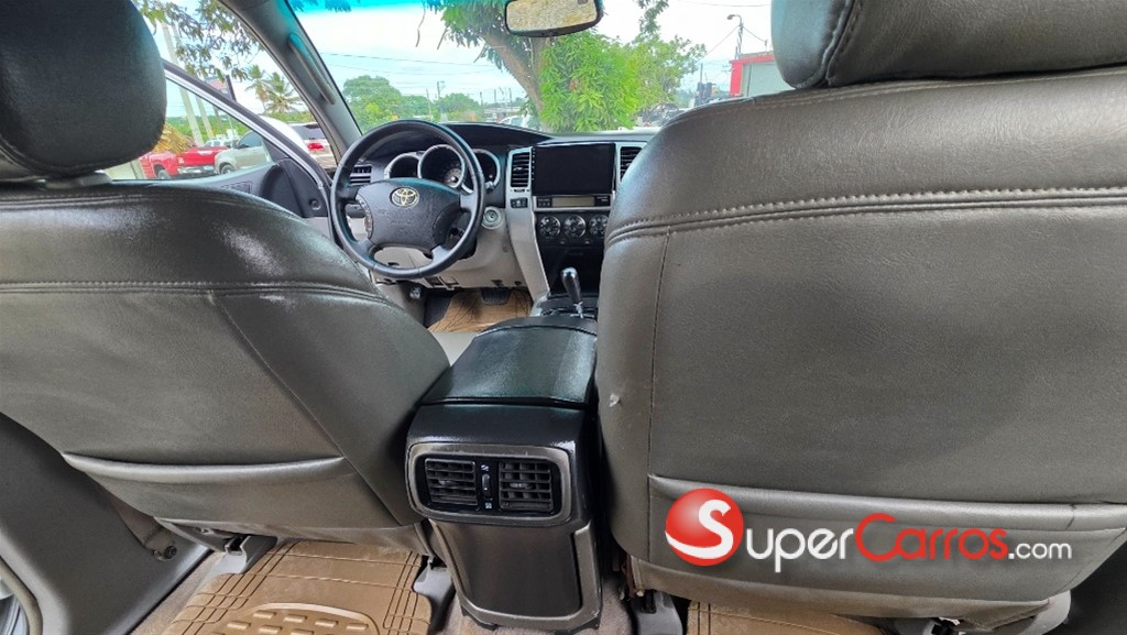 2005 Toyota 4 Runner SR5 — foto 11 / 12