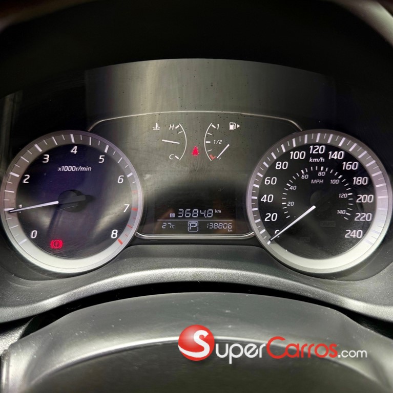 2015 Nissan Sentra — foto 7 / 9
