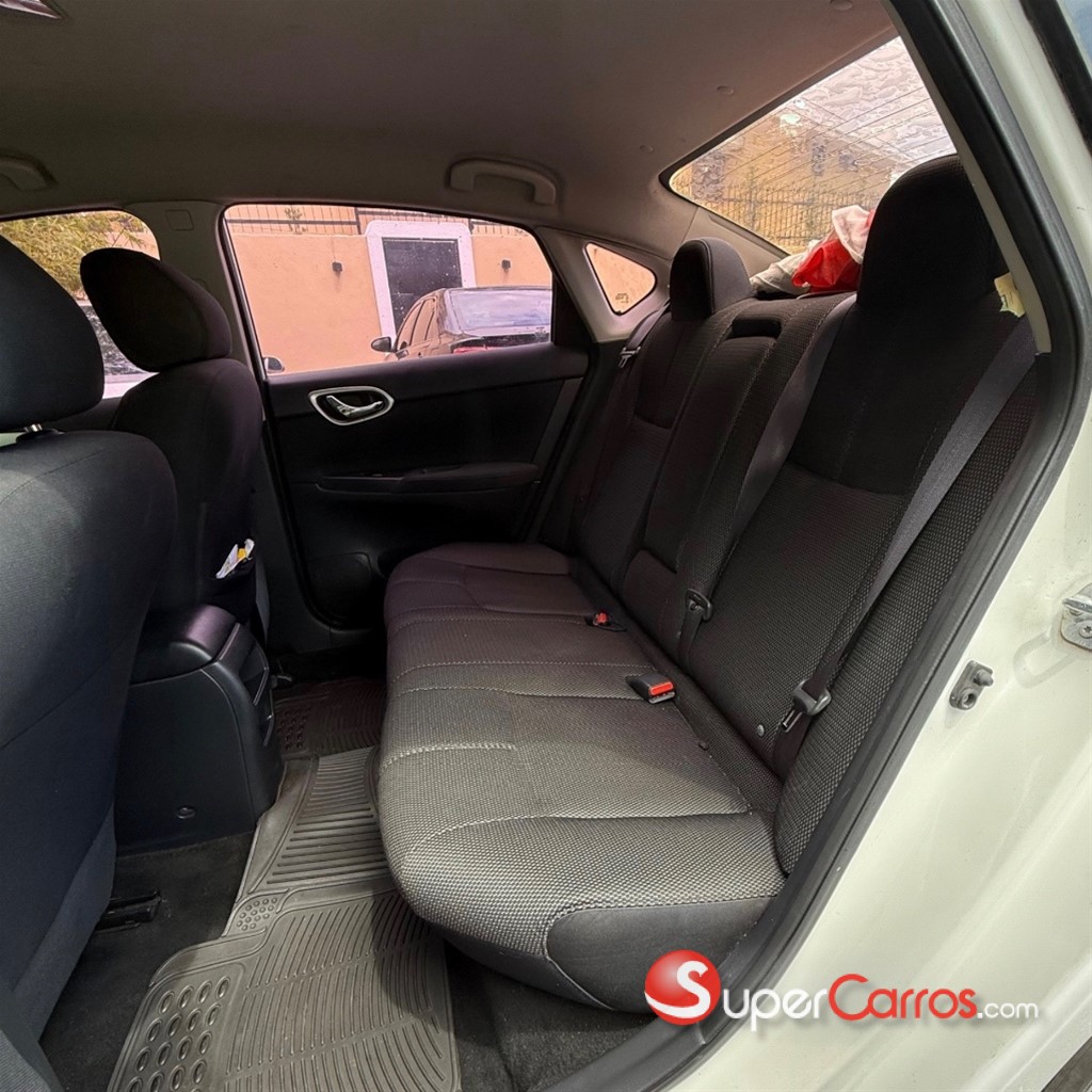 2015 Nissan Sentra — foto 8 / 9