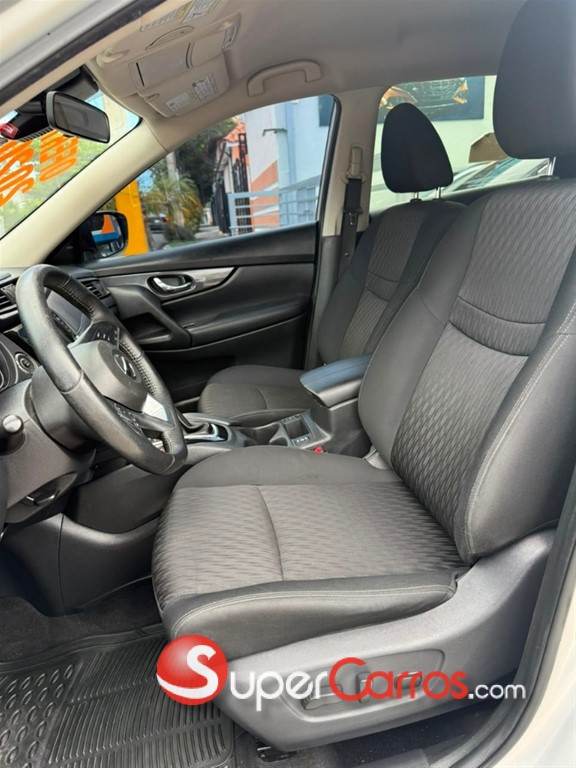2020 Nissan Rogue SV — foto 11 / 11