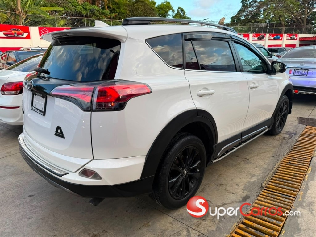 2018 Toyota RAV4 Adventure — foto 4 / 9