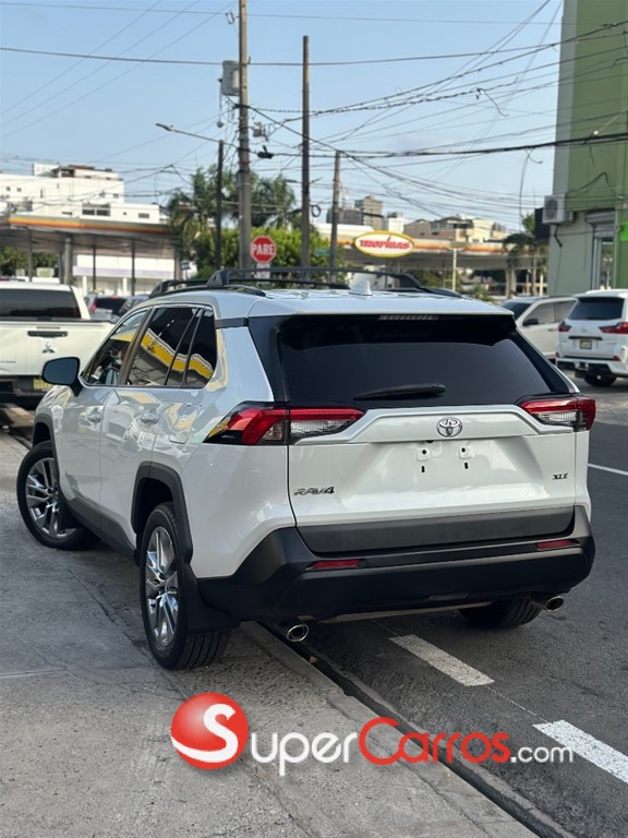 2023 Toyota RAV4 XLE — foto 2 / 11