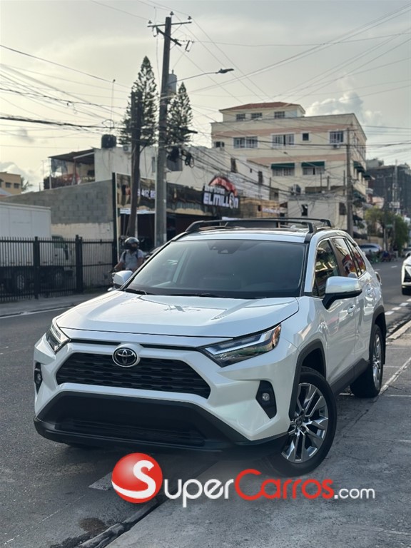 2023 Toyota RAV4 XLE — foto 3 / 11