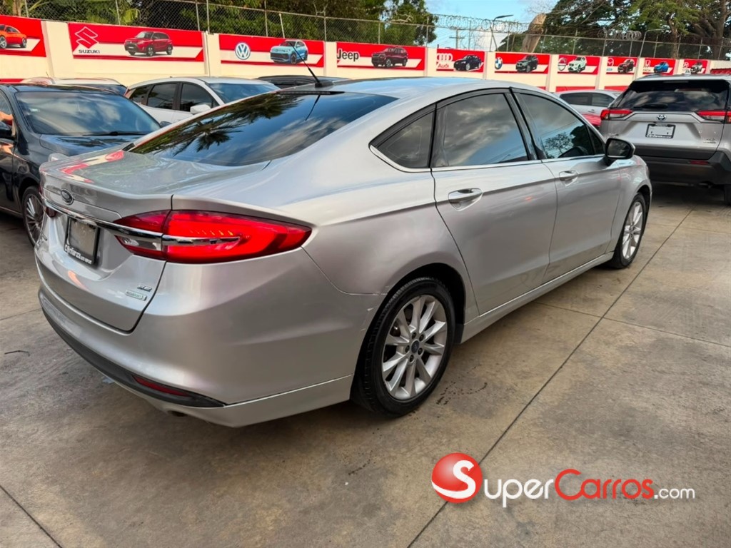 2016 Ford Fusion SE — foto 4 / 9