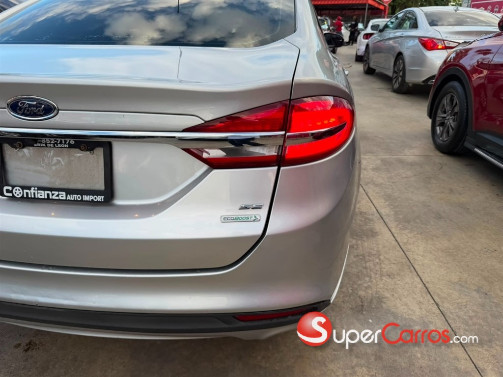 2016 Ford Fusion SE — foto 7 / 9