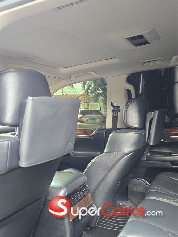 2017 Lexus LX 570 — foto 5 / 9