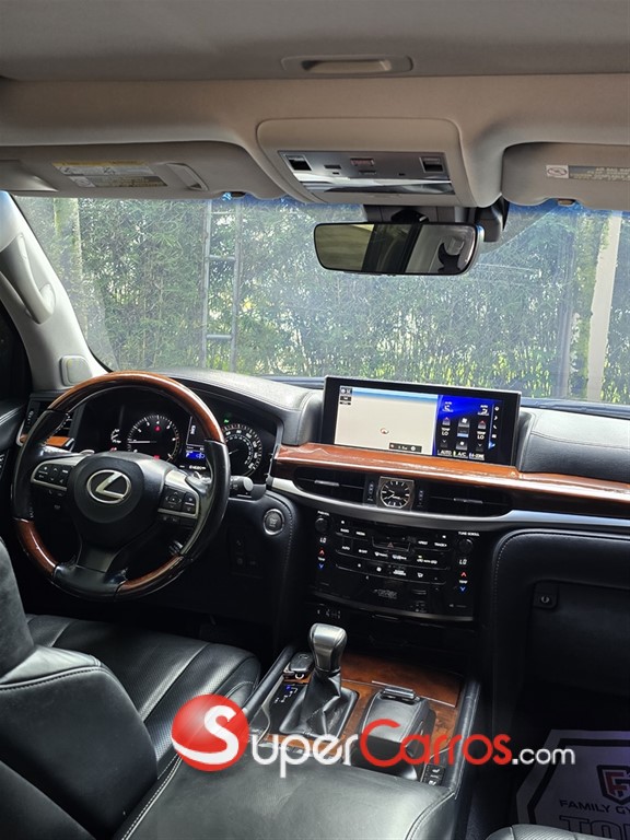 2017 Lexus LX 570 — foto 6 / 9