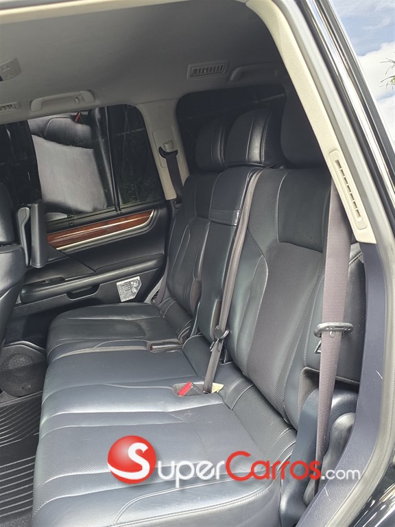 2017 Lexus LX 570 — foto 7 / 9
