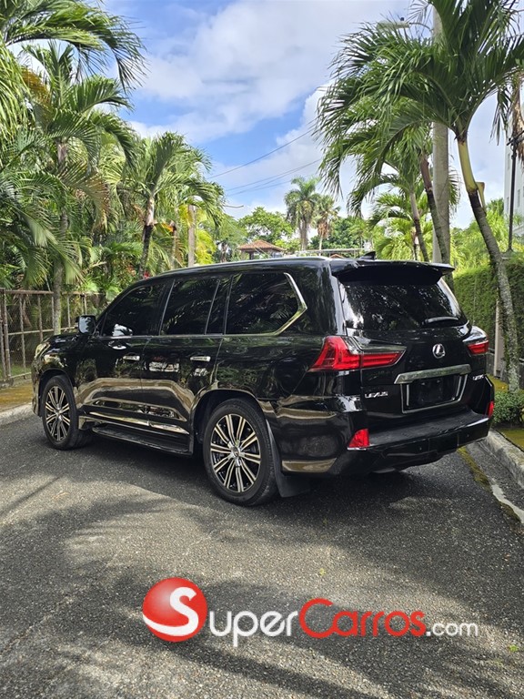 2017 Lexus LX 570 — foto 9 / 9