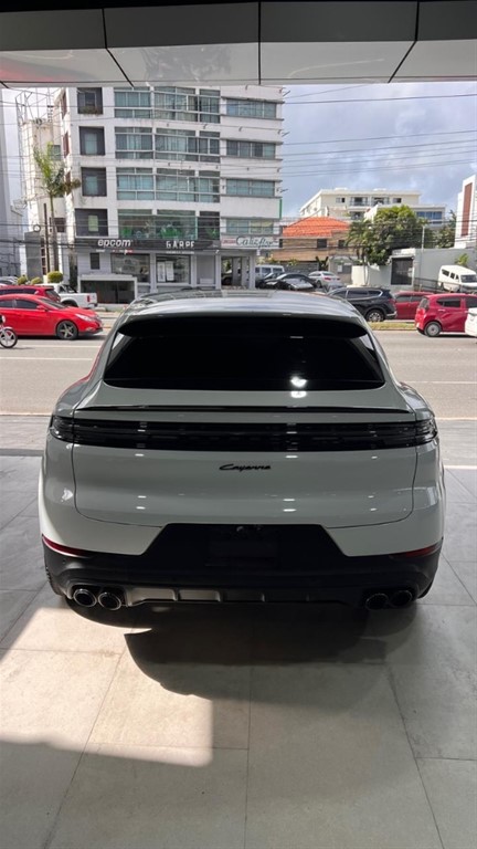 2024 Porsche Cayenne Coupe — foto 3 / 12