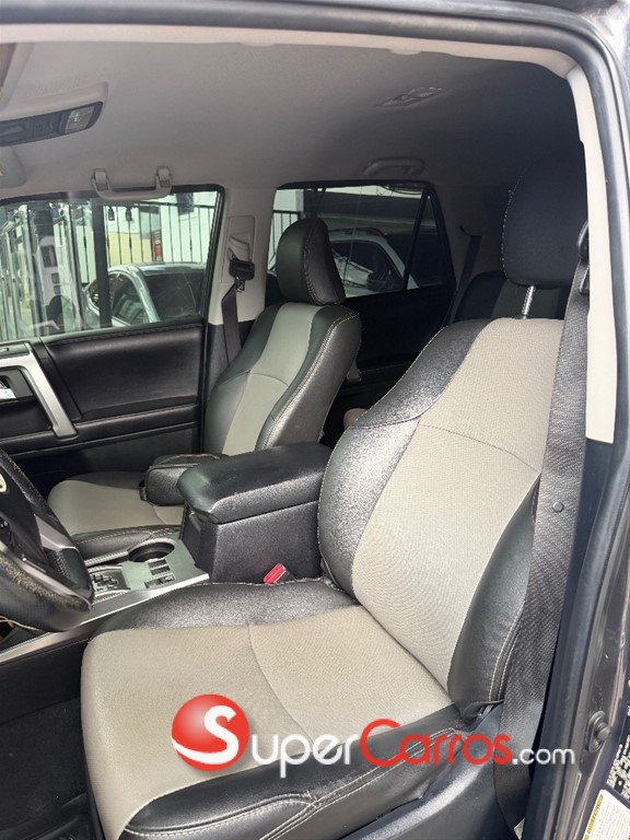 2016 Toyota 4 Runner SR5 Premium — foto 9 / 11