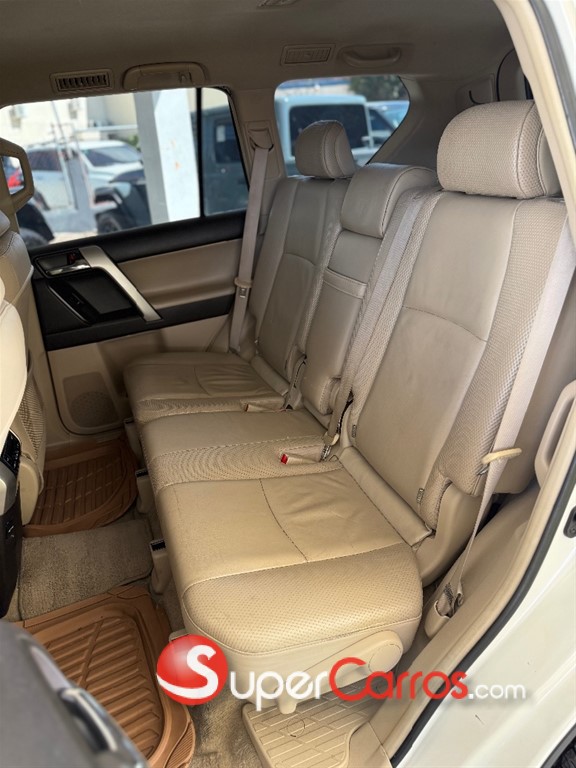 2011 Toyota Land Cruiser VX — foto 7 / 11
