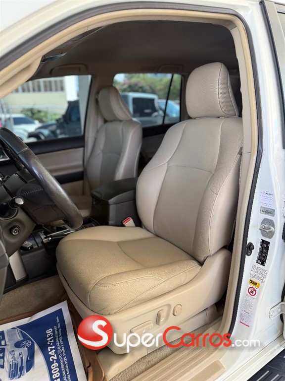 2011 Toyota Land Cruiser VX — foto 9 / 11