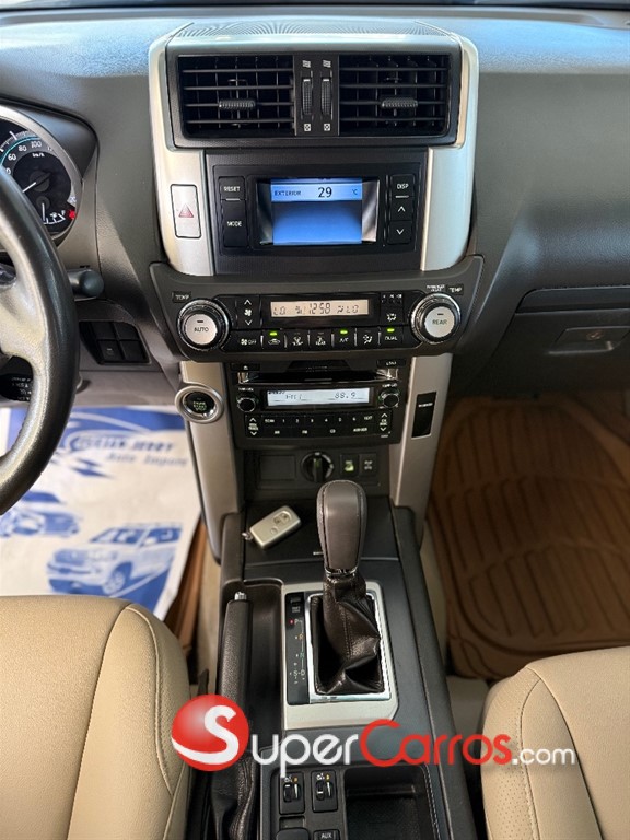2011 Toyota Land Cruiser VX — foto 10 / 11