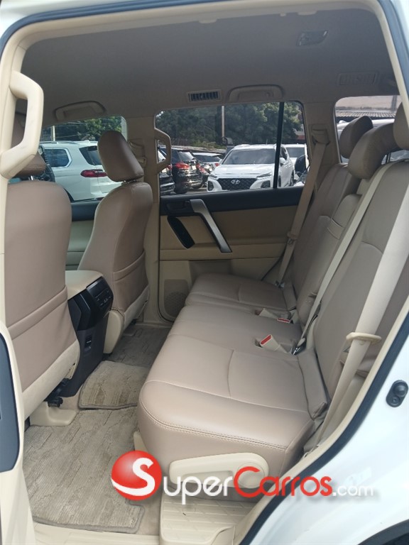 2014 Toyota Land Cruiser Prado TXL — foto 8 / 10