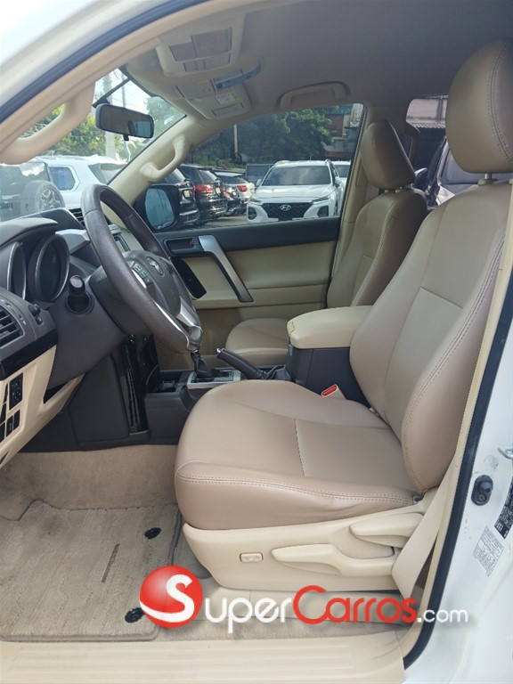 2014 Toyota Land Cruiser Prado TXL — foto 9 / 10