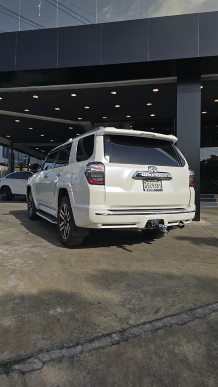 2014 Toyota 4 Runner Limited — foto 5 / 12