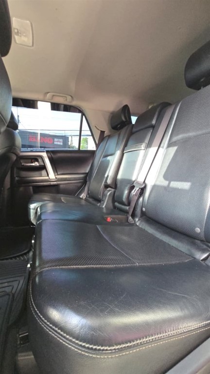 2014 Toyota 4 Runner Limited — foto 9 / 12