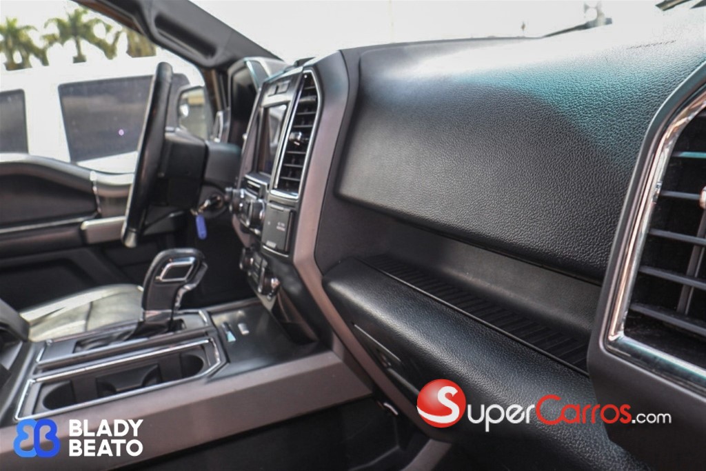 2015 Ford F 150 XLT — foto 12 / 12