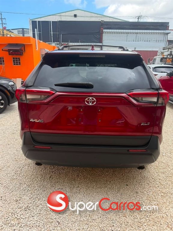 2023 Toyota RAV4 XLE Premium — foto 4 / 6