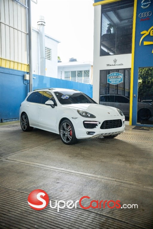 2013 Porsche Cayenne GTS