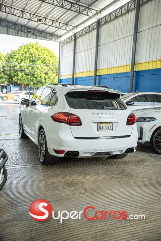 2013 Porsche Cayenne GTS — foto 4 / 12