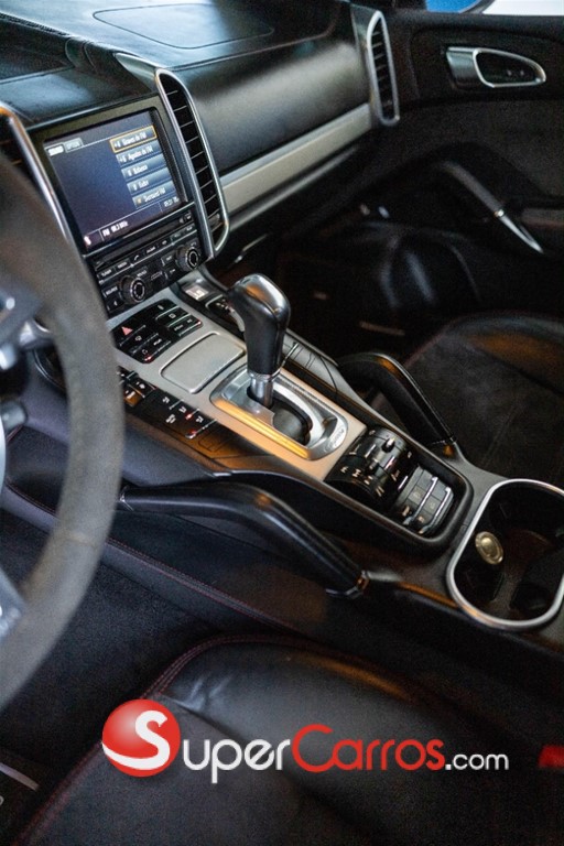 2013 Porsche Cayenne GTS — foto 11 / 12