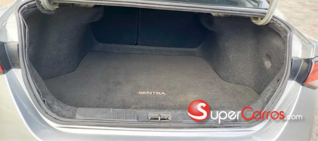 2021 Nissan Sentra SV — foto 9 / 12