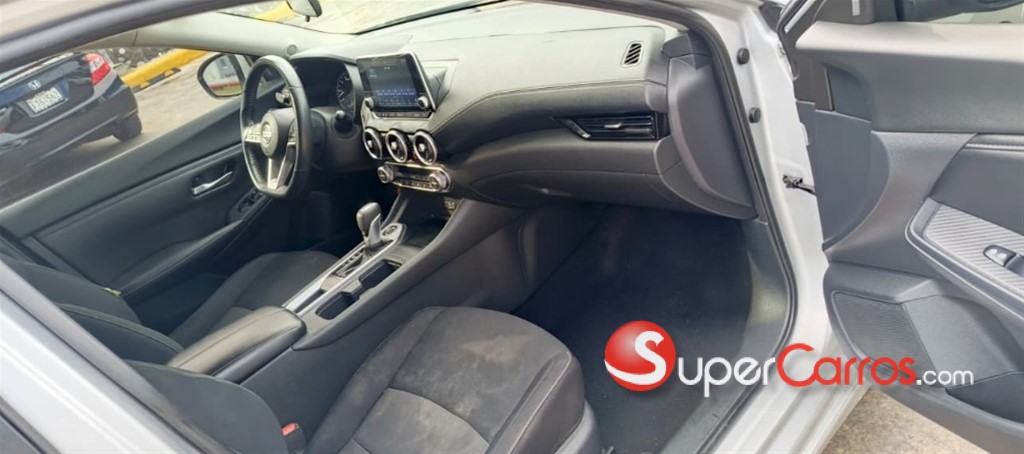 2021 Nissan Sentra SV — foto 10 / 12