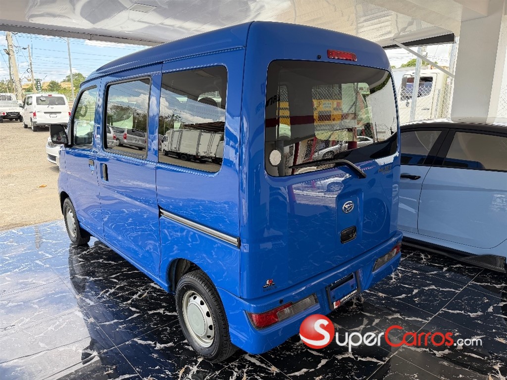 2020 Daihatsu Hijet Minivan — foto 4 / 10