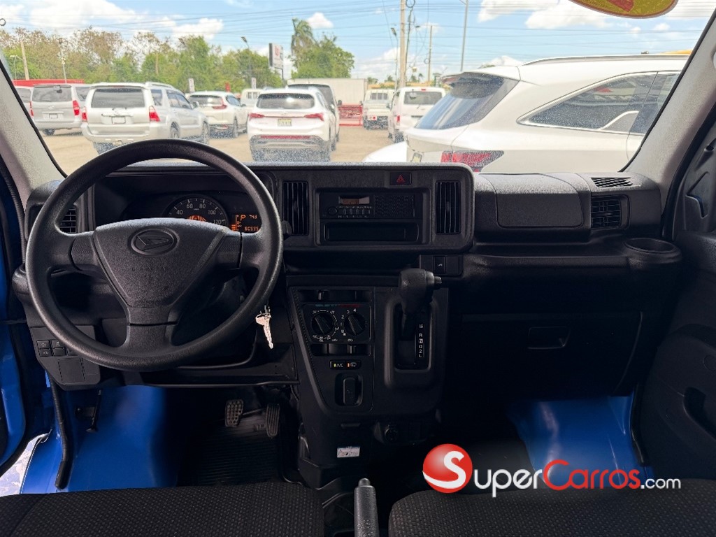 2020 Daihatsu Hijet Minivan — foto 9 / 10
