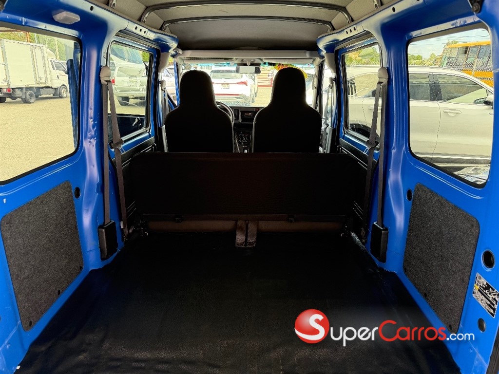2020 Daihatsu Hijet Minivan — foto 10 / 10
