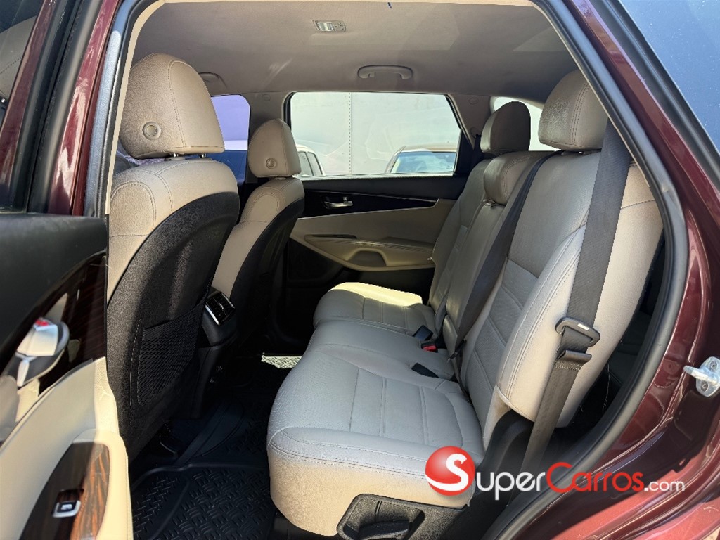 2019 Kia Sorento LX — foto 8 / 10