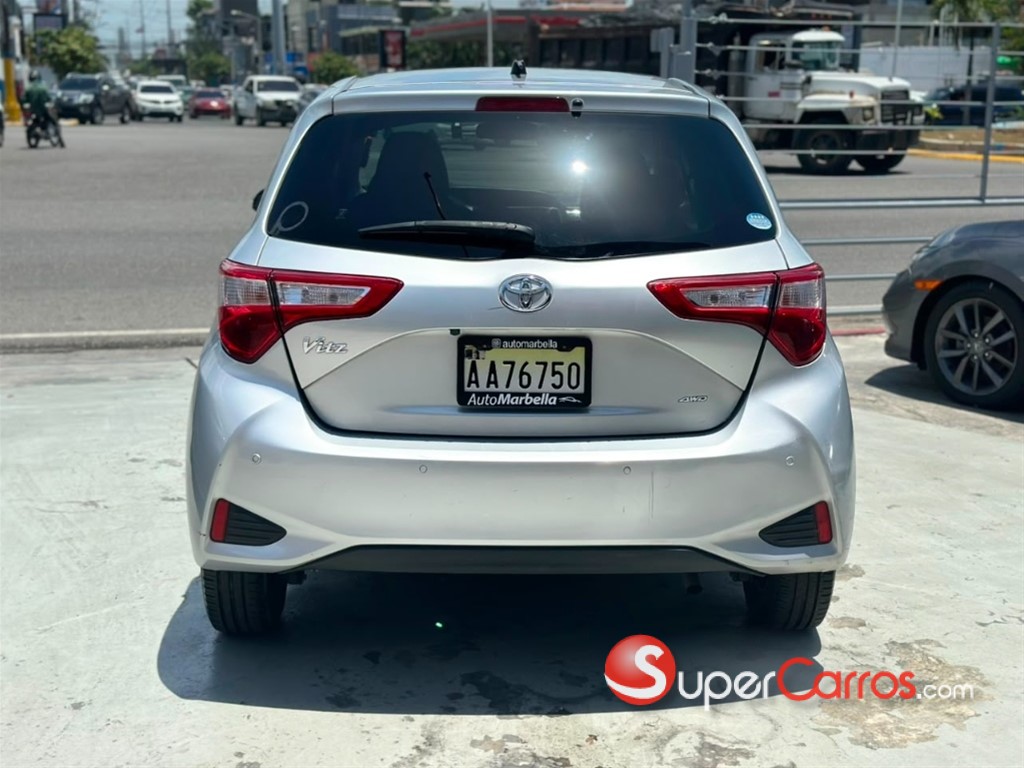 2019 Toyota VITZ GS — foto 6 / 6