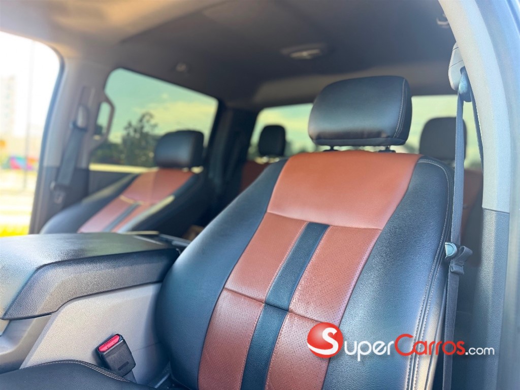 2017 Ford F 150 STX — foto 2 / 12