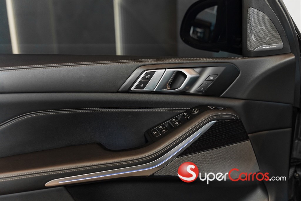 2024 BMW X 5 M60i — foto 10 / 12