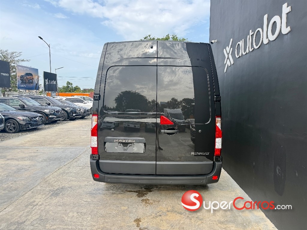 2027 Renault Master Pasajeros — foto 3 / 8